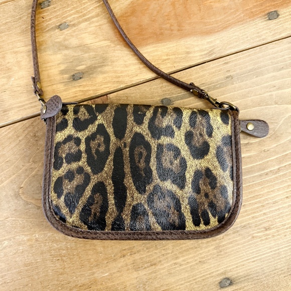 Bueno‎ Leopard Phone Crossbody Purse Faux Leather Cheetah Wallet - Picture 4 of 6